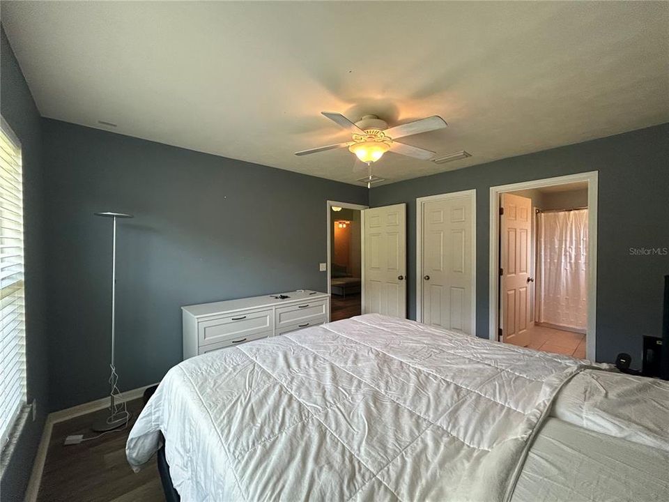 Active With Contract: $1,800 (3 beds, 2 baths, 1242 Square Feet)