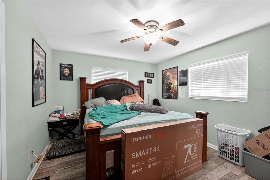 Activo con contrato: $254,999 (3 camas, 2 baños, 1410 Pies cuadrados)