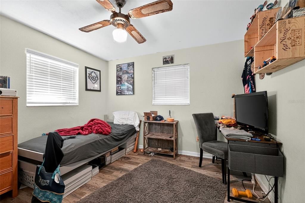 Activo con contrato: $254,999 (3 camas, 2 baños, 1410 Pies cuadrados)