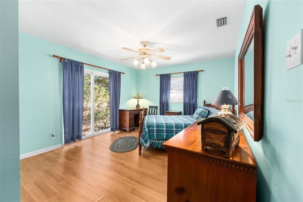 На продажу: $535,000 (5 спален, 2 ванн, 2950 Квадратных фут)