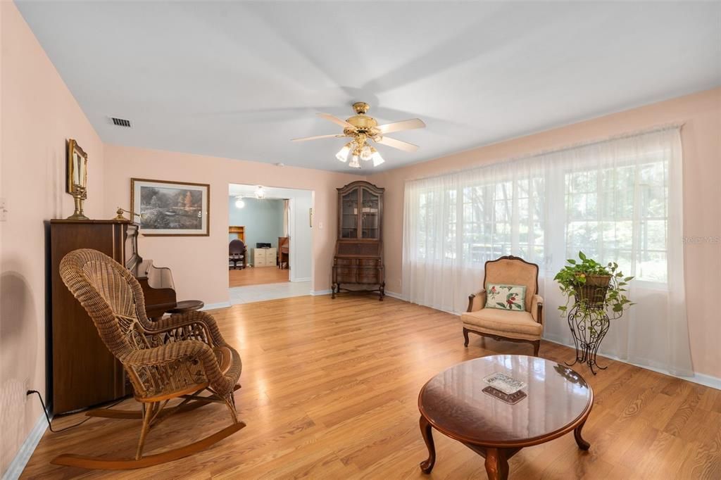 На продажу: $535,000 (5 спален, 2 ванн, 2950 Квадратных фут)