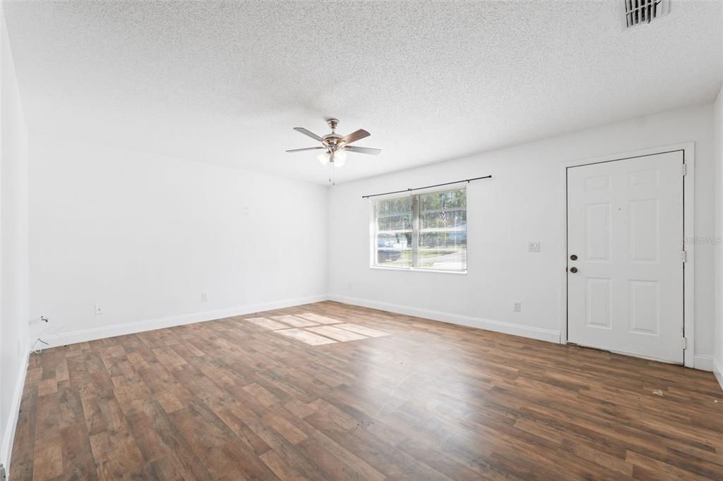 En Venta: $225,000 (3 camas, 2 baños, 960 Pies cuadrados)