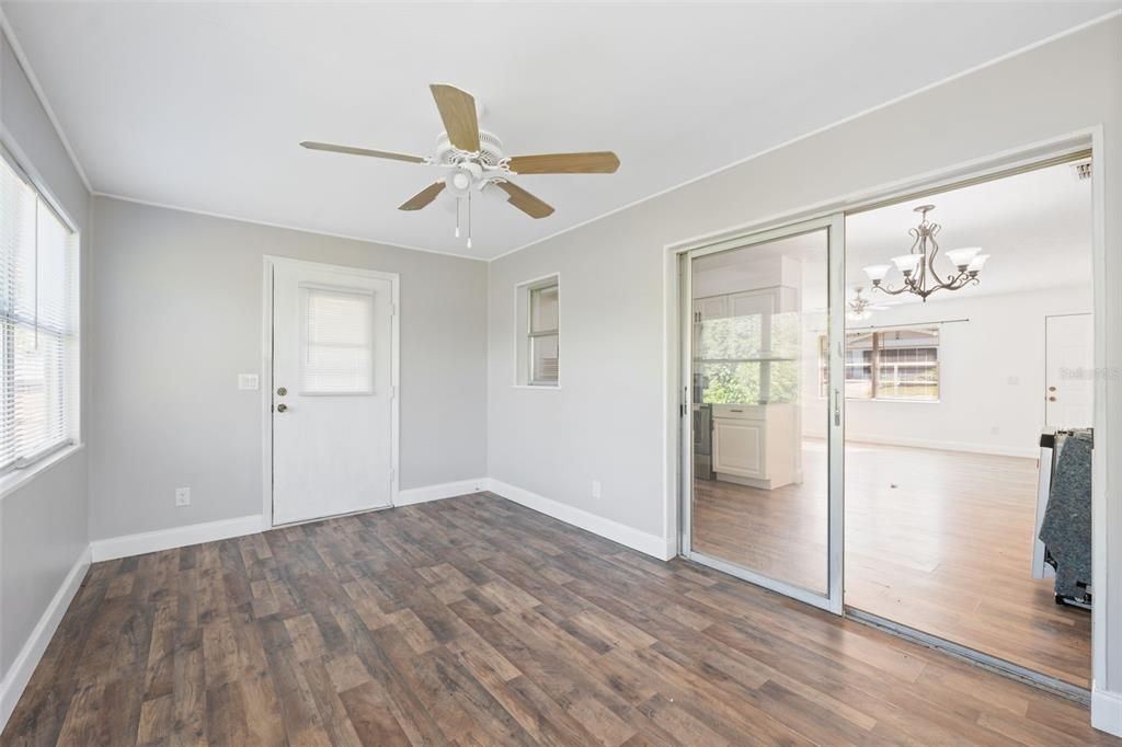 En Venta: $225,000 (3 camas, 2 baños, 960 Pies cuadrados)