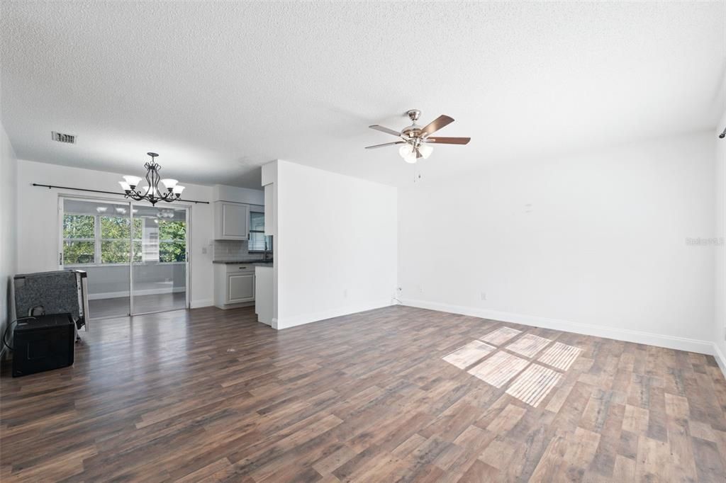 En Venta: $225,000 (3 camas, 2 baños, 960 Pies cuadrados)