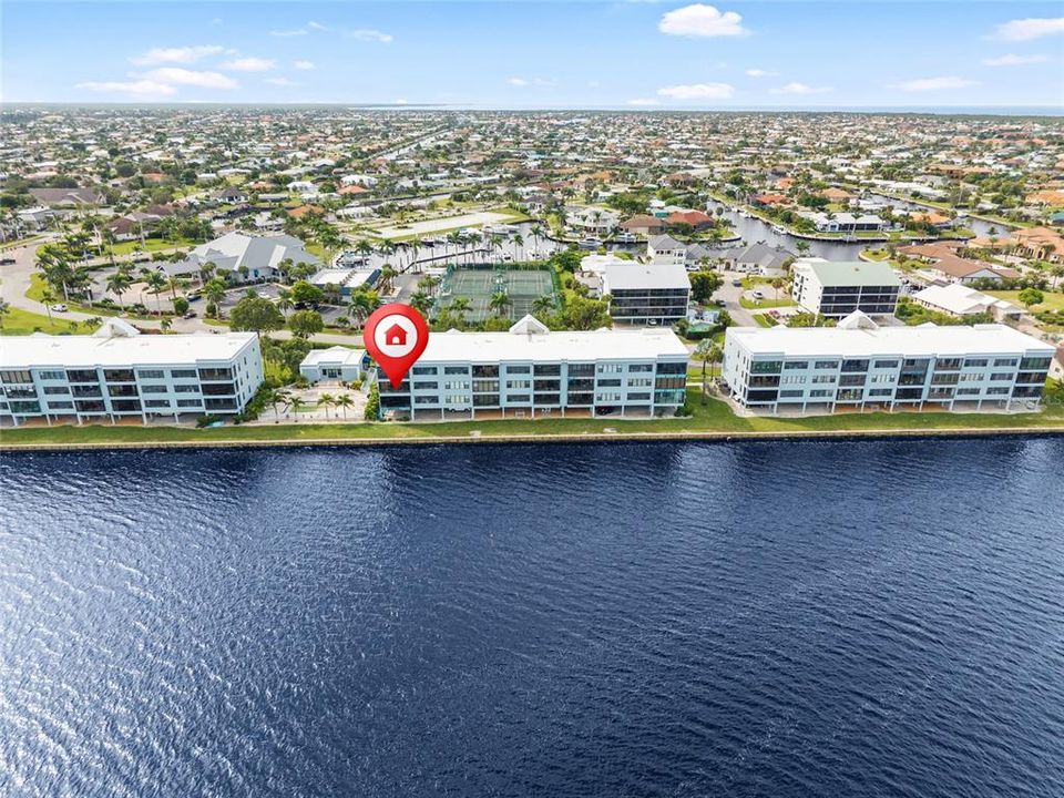 На продажу: $429,000 (3 спален, 2 ванн, 1916 Квадратных фут)