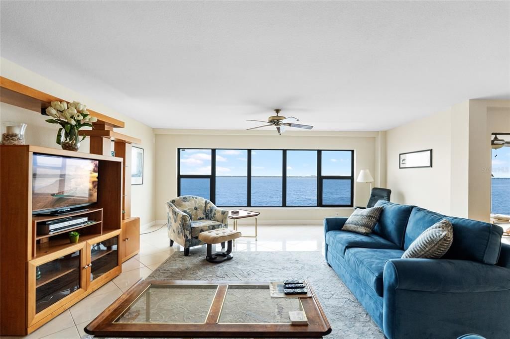 На продажу: $429,000 (3 спален, 2 ванн, 1916 Квадратных фут)