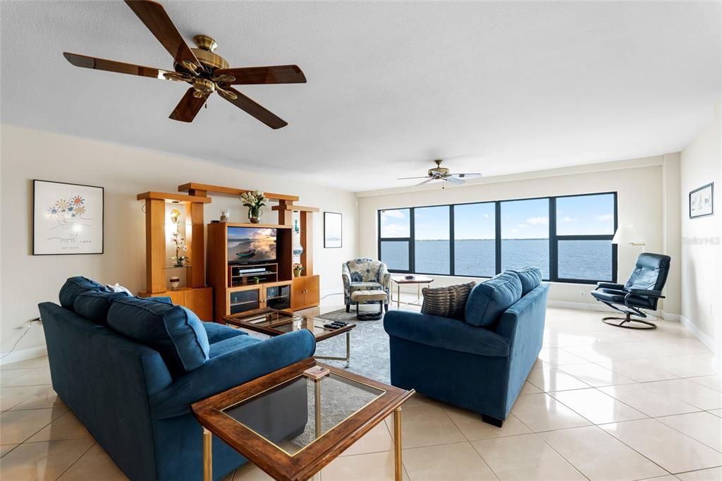 На продажу: $429,000 (3 спален, 2 ванн, 1916 Квадратных фут)