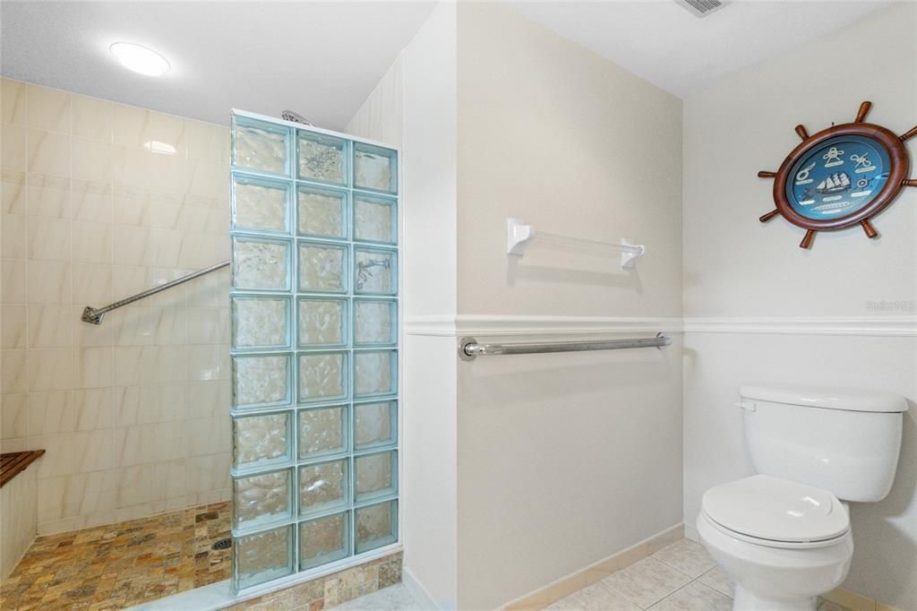 На продажу: $429,000 (3 спален, 2 ванн, 1916 Квадратных фут)