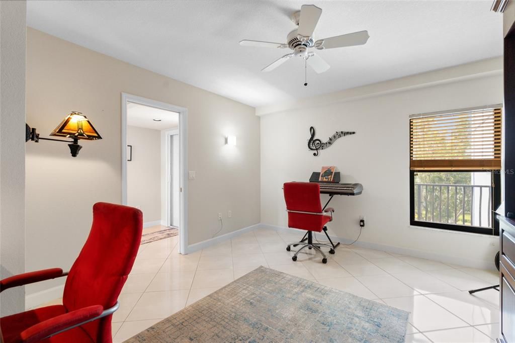 На продажу: $429,000 (3 спален, 2 ванн, 1916 Квадратных фут)