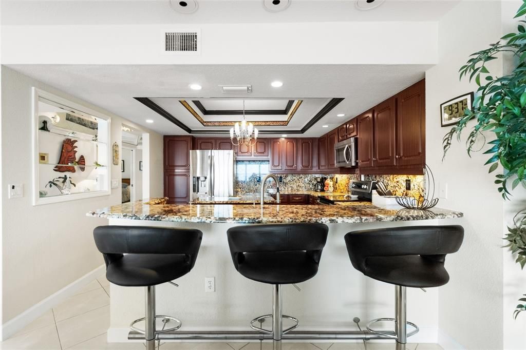 На продажу: $429,000 (3 спален, 2 ванн, 1916 Квадратных фут)