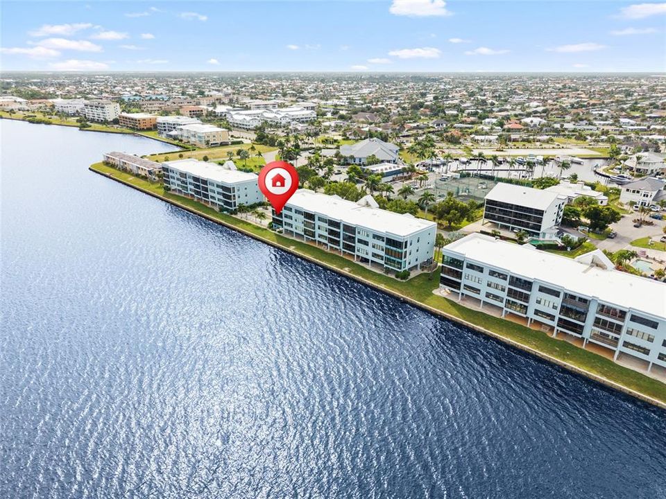 На продажу: $429,000 (3 спален, 2 ванн, 1916 Квадратных фут)