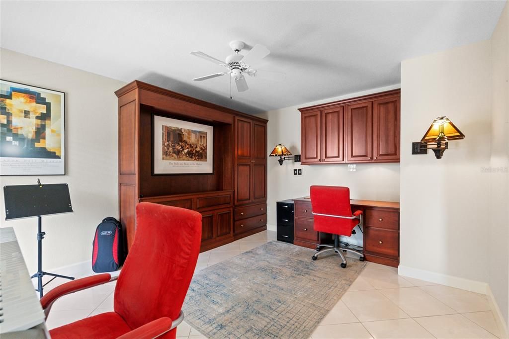 На продажу: $429,000 (3 спален, 2 ванн, 1916 Квадратных фут)