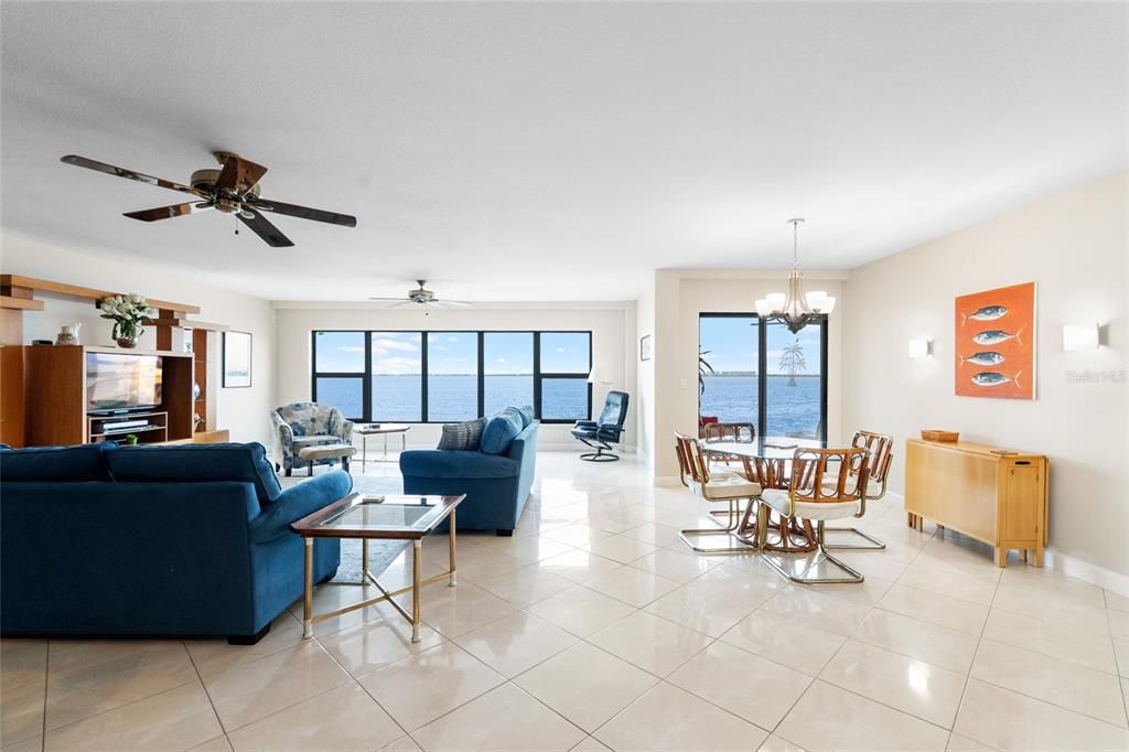 На продажу: $429,000 (3 спален, 2 ванн, 1916 Квадратных фут)