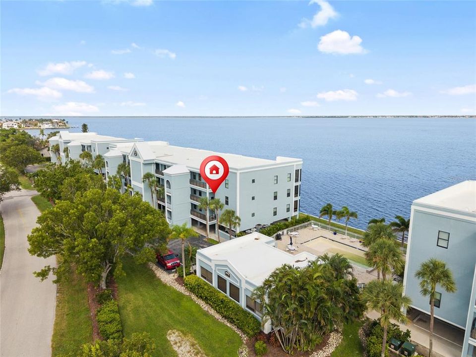 На продажу: $429,000 (3 спален, 2 ванн, 1916 Квадратных фут)