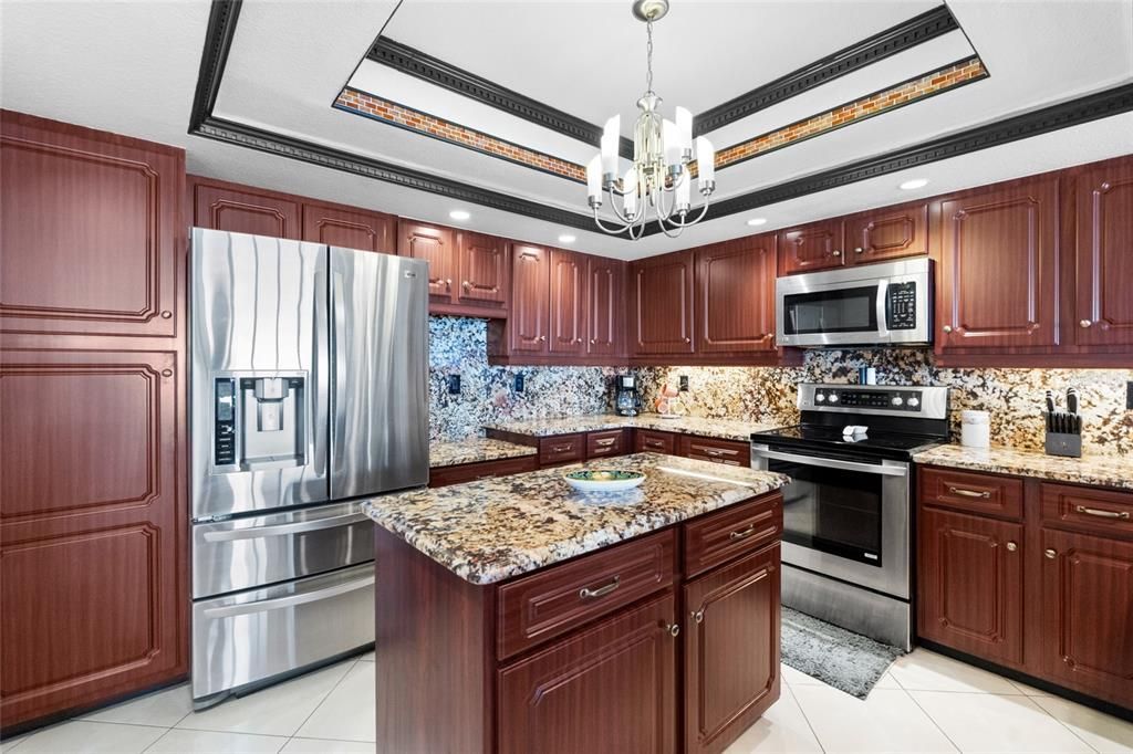 На продажу: $429,000 (3 спален, 2 ванн, 1916 Квадратных фут)