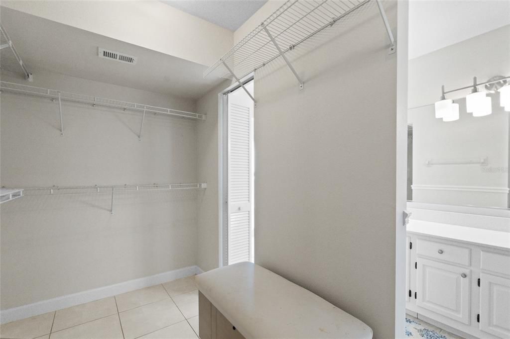 На продажу: $429,000 (3 спален, 2 ванн, 1916 Квадратных фут)