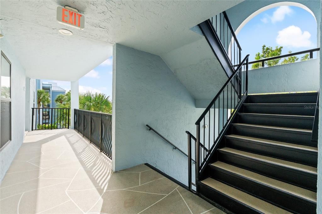 На продажу: $429,000 (3 спален, 2 ванн, 1916 Квадратных фут)