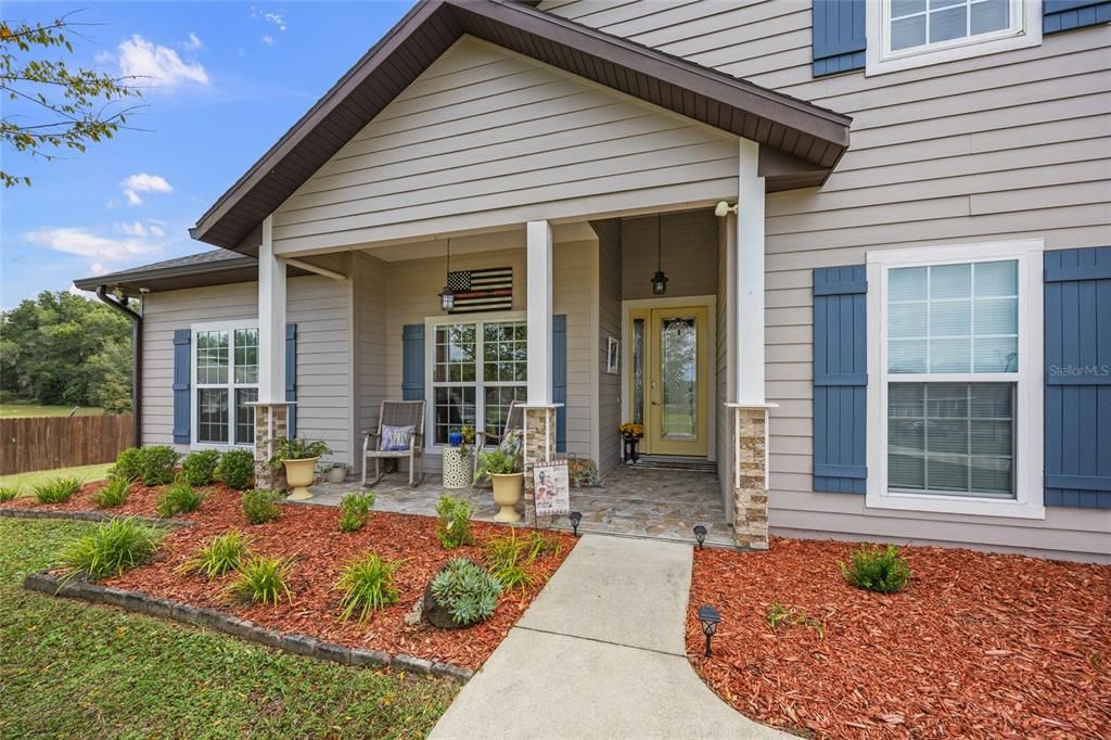 Recently Sold: $549,900 (3 beds, 2 baths, 2359 Square Feet)