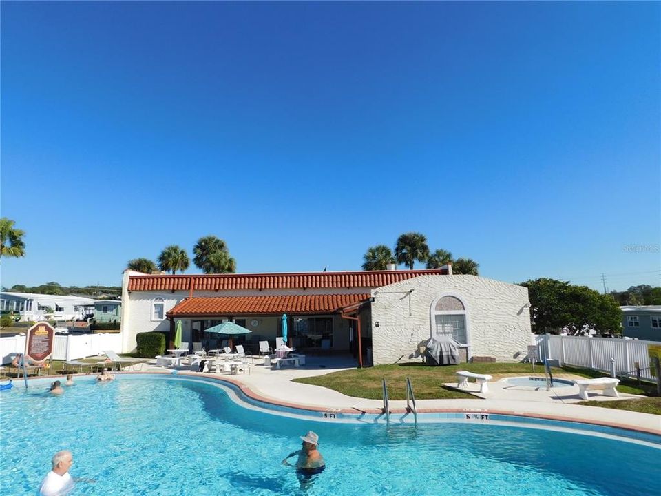 For Sale: $89,000 (2 beds, 1 baths, 684 Square Feet)