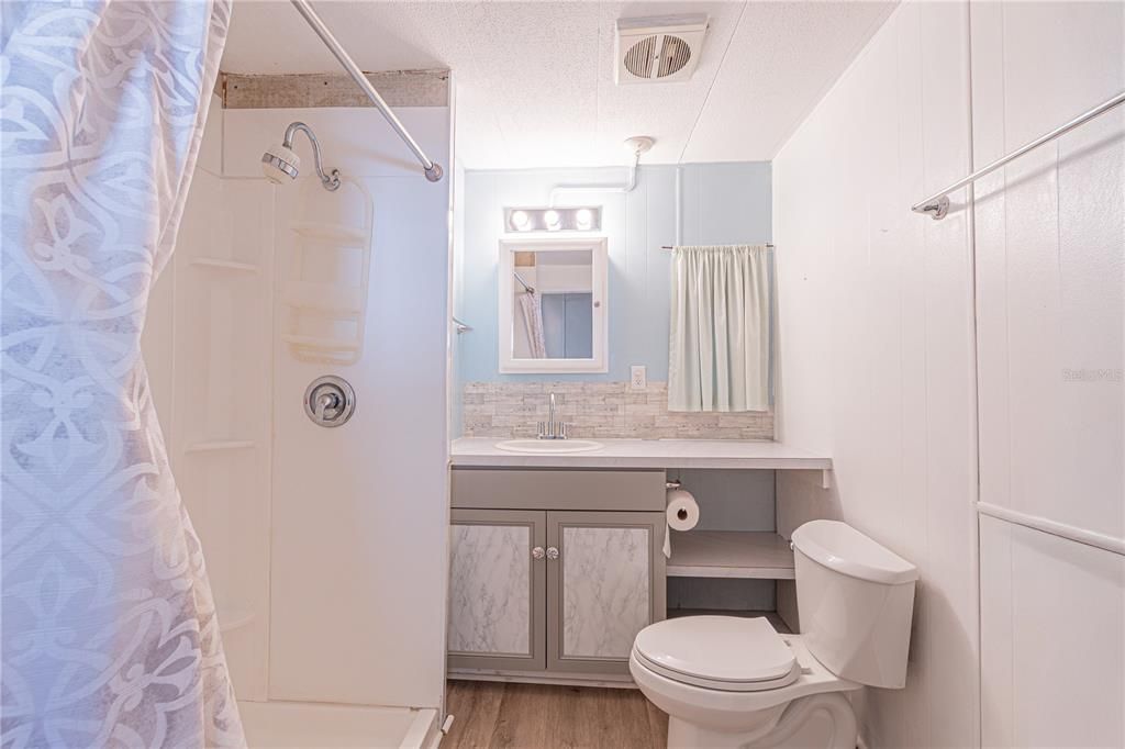 For Sale: $89,000 (2 beds, 1 baths, 684 Square Feet)