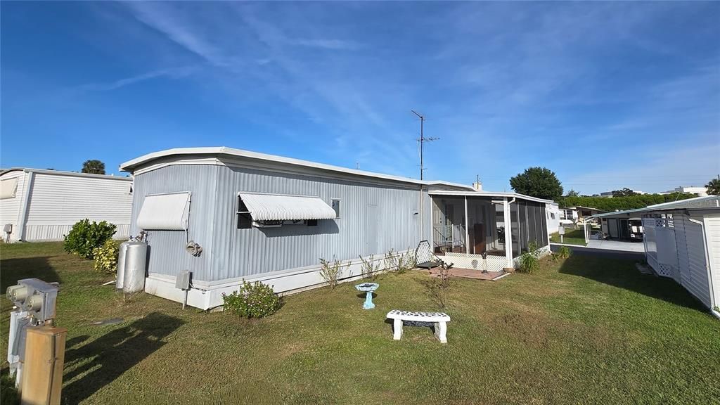 For Sale: $89,000 (2 beds, 1 baths, 684 Square Feet)