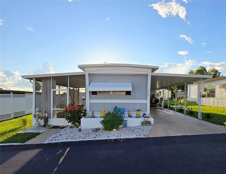 For Sale: $89,000 (2 beds, 1 baths, 684 Square Feet)