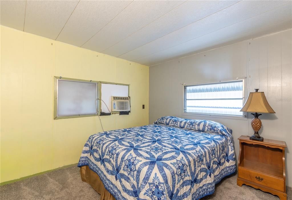 For Sale: $89,000 (2 beds, 1 baths, 684 Square Feet)