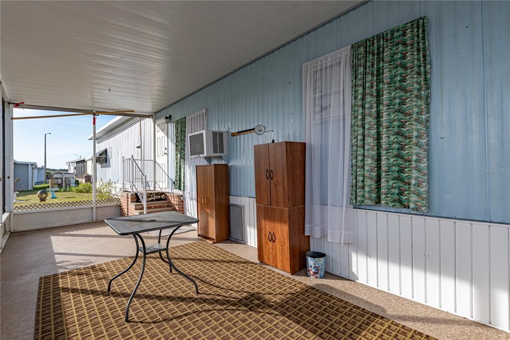 For Sale: $89,000 (2 beds, 1 baths, 684 Square Feet)