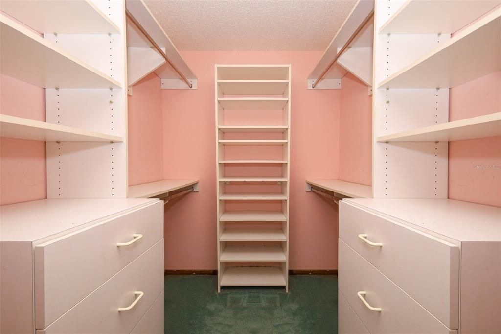 合同活跃: $299,900 (2 贝兹, 2 浴室, 1499 平方英尺)