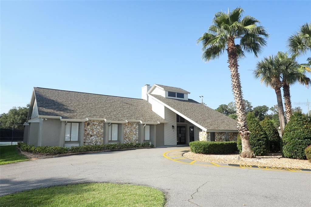 合同活跃: $299,900 (2 贝兹, 2 浴室, 1499 平方英尺)