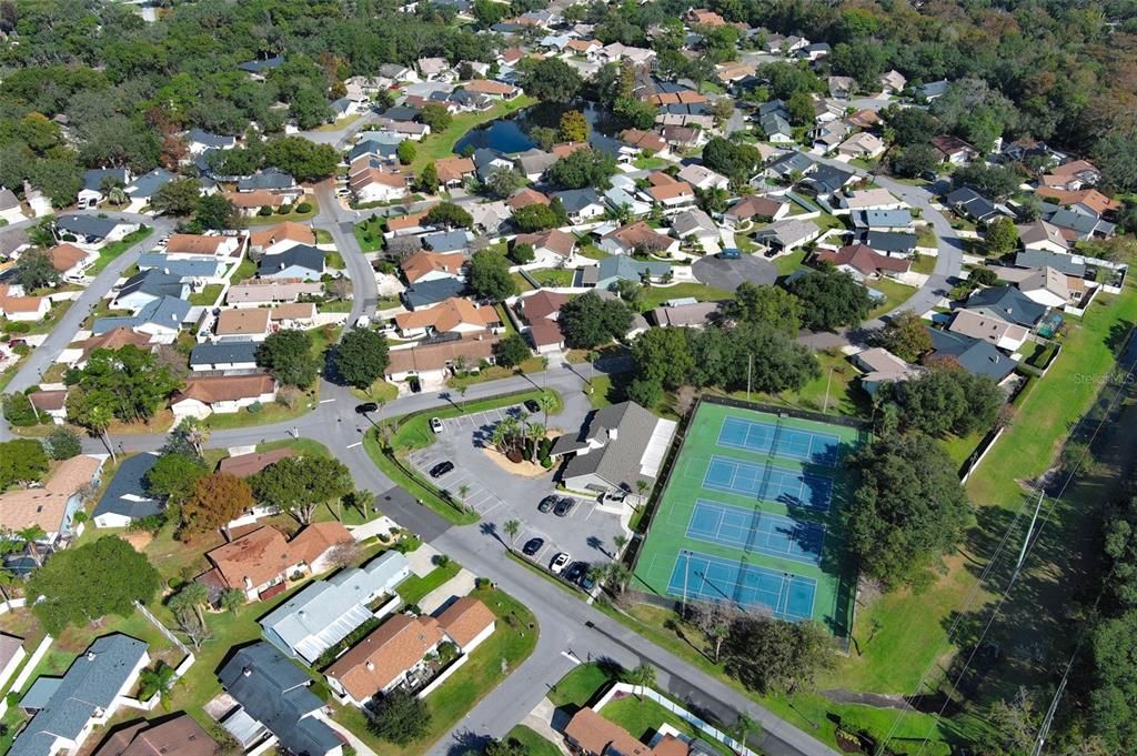 合同活跃: $299,900 (2 贝兹, 2 浴室, 1499 平方英尺)