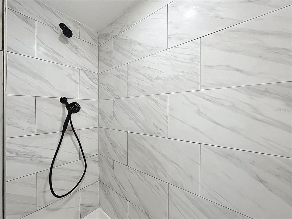 Под контрактом: $199,900 (3 спален, 1 ванн, 1140 Квадратных фут)