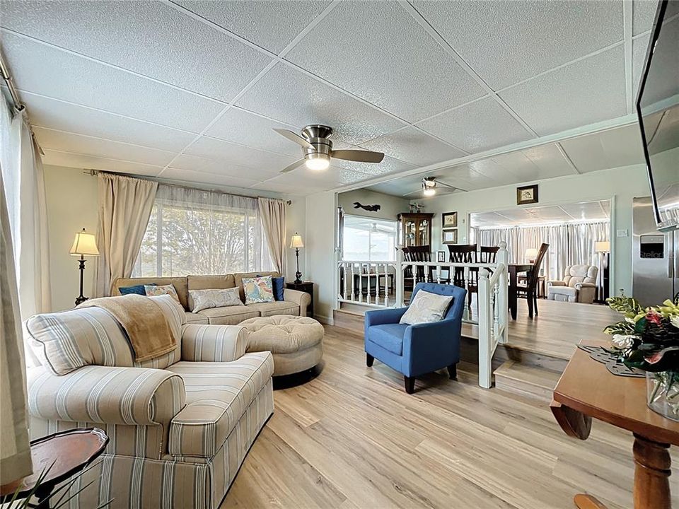 Под контрактом: $199,900 (3 спален, 1 ванн, 1140 Квадратных фут)