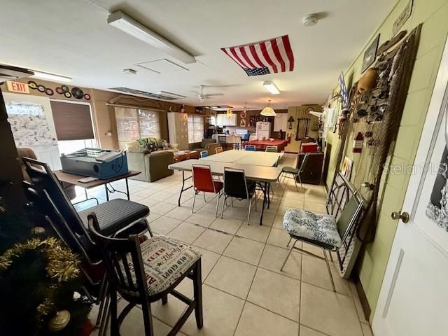 Под контрактом: $199,900 (3 спален, 1 ванн, 1140 Квадратных фут)