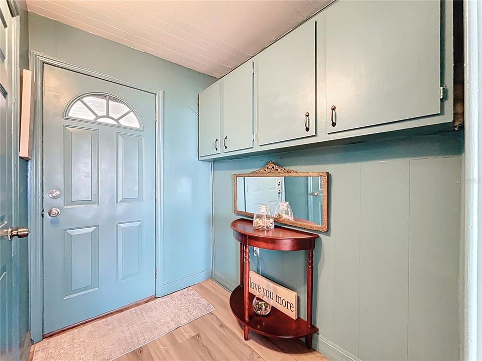 Под контрактом: $199,900 (3 спален, 1 ванн, 1140 Квадратных фут)