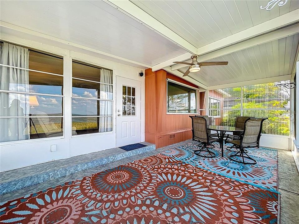 Под контрактом: $199,900 (3 спален, 1 ванн, 1140 Квадратных фут)