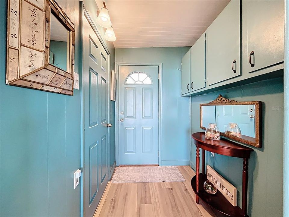 Под контрактом: $199,900 (3 спален, 1 ванн, 1140 Квадратных фут)