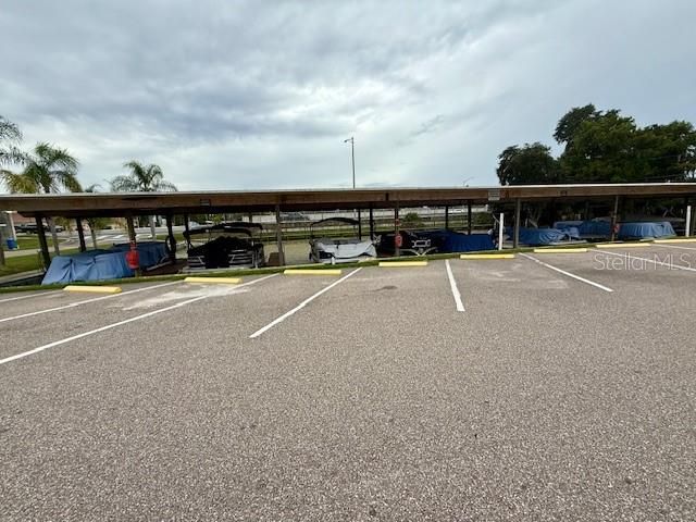 Под контрактом: $199,900 (3 спален, 1 ванн, 1140 Квадратных фут)