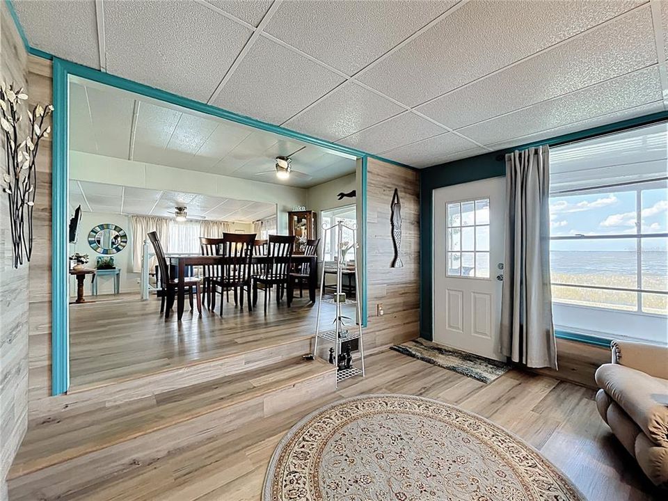 Под контрактом: $199,900 (3 спален, 1 ванн, 1140 Квадратных фут)