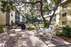 For Sale: $180,000 (2 beds, 2 baths, 951 Square Feet)