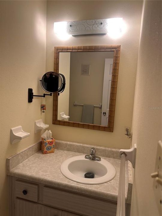 For Sale: $180,000 (2 beds, 2 baths, 951 Square Feet)