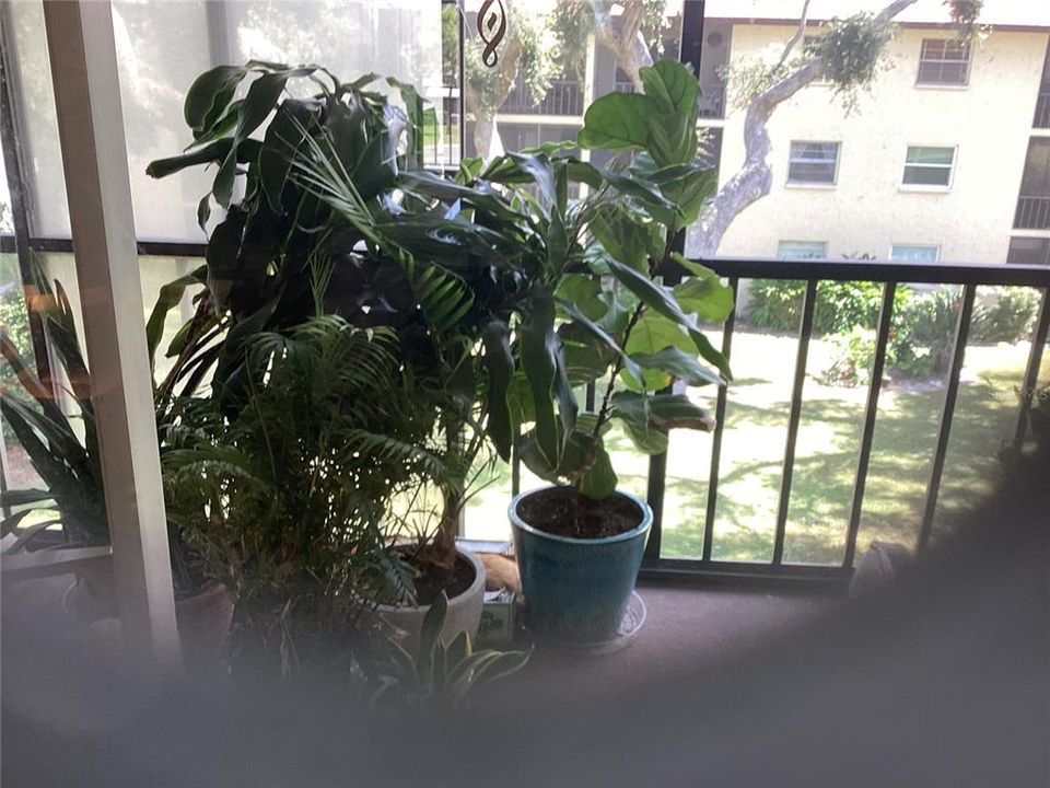 For Sale: $180,000 (2 beds, 2 baths, 951 Square Feet)