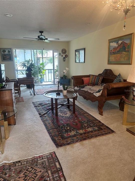 For Sale: $180,000 (2 beds, 2 baths, 951 Square Feet)