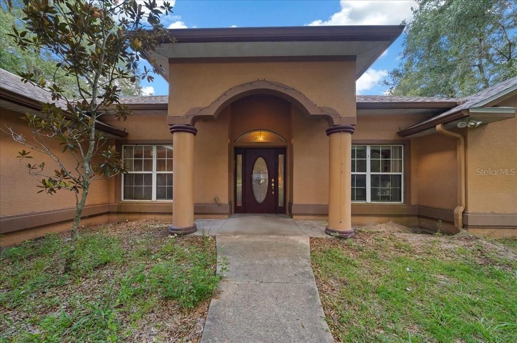 Activo con contrato: $394,990 (4 camas, 3 baños, 2362 Pies cuadrados)