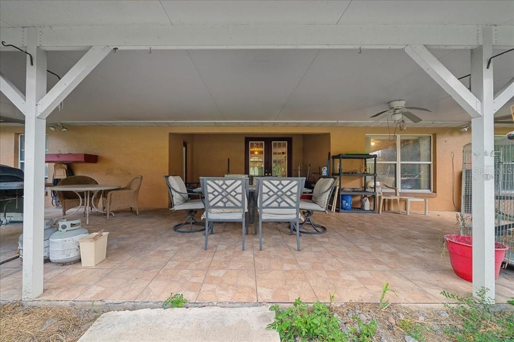 Activo con contrato: $394,990 (4 camas, 3 baños, 2362 Pies cuadrados)