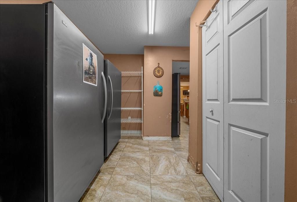 Activo con contrato: $394,990 (4 camas, 3 baños, 2362 Pies cuadrados)