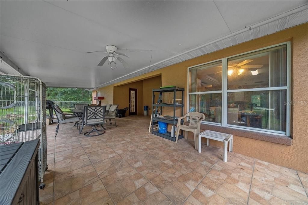 Activo con contrato: $394,990 (4 camas, 3 baños, 2362 Pies cuadrados)