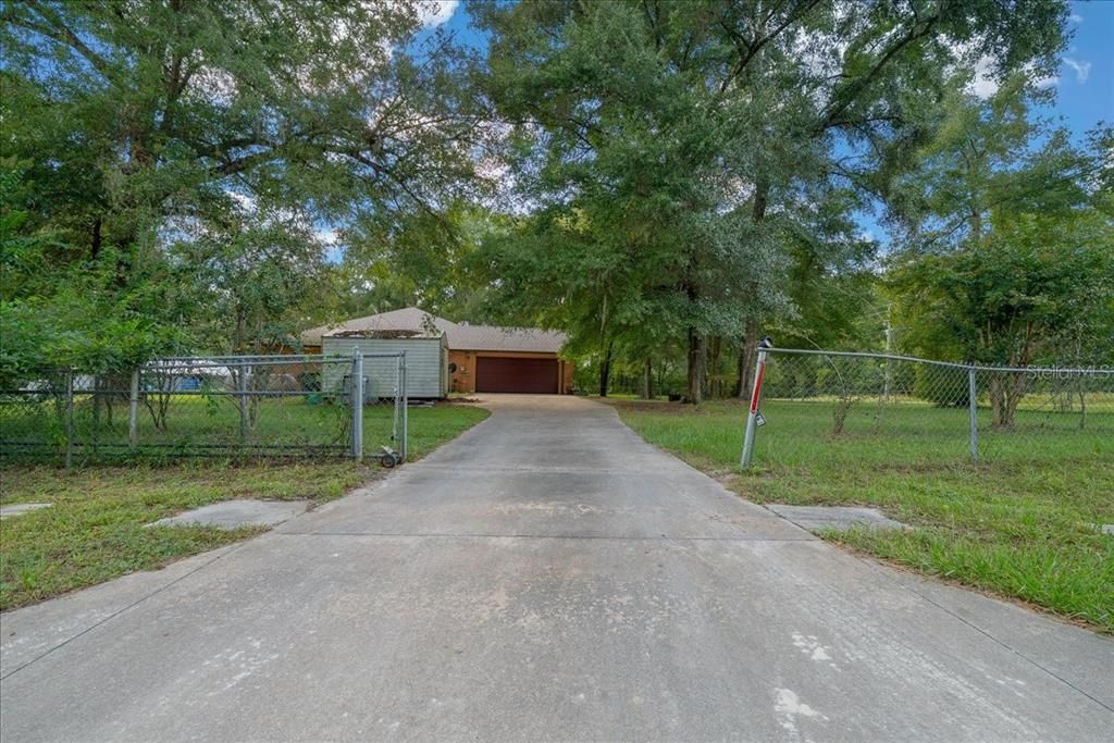 Activo con contrato: $394,990 (4 camas, 3 baños, 2362 Pies cuadrados)