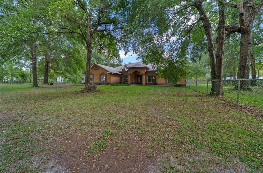 Activo con contrato: $394,990 (4 camas, 3 baños, 2362 Pies cuadrados)