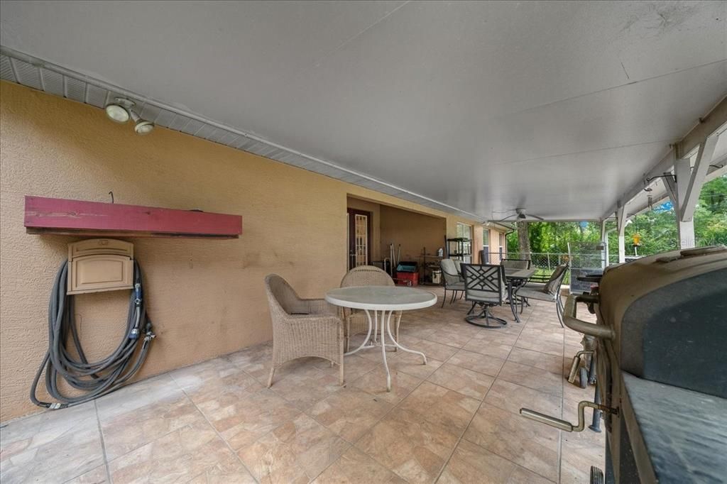 Activo con contrato: $394,990 (4 camas, 3 baños, 2362 Pies cuadrados)